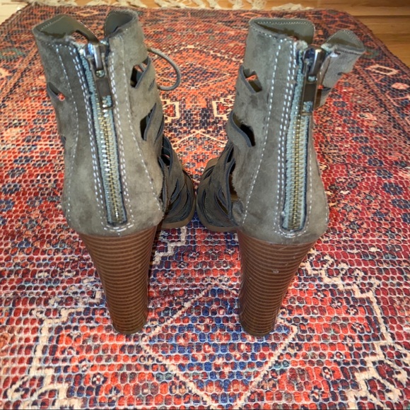 SPRING olive heels - Picture 3 of 6